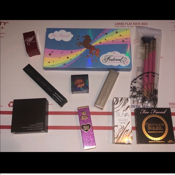 💁🏼‍♀️LAST CHANCE‼️ 5+ Items Beauty Mystery Box - Picture 7 of 8